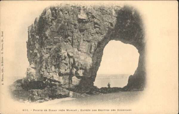 Morgat Pointe Dinan Grottes Korrigans