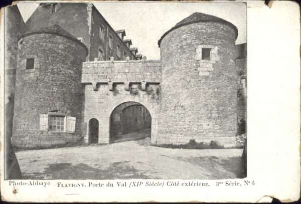 Flavigny-sur-Ozerain Porte du Val