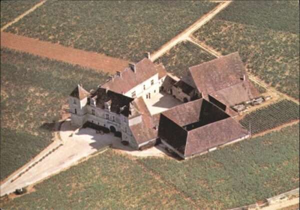 Vougeot Fliegeraufnahme Chateau Clos