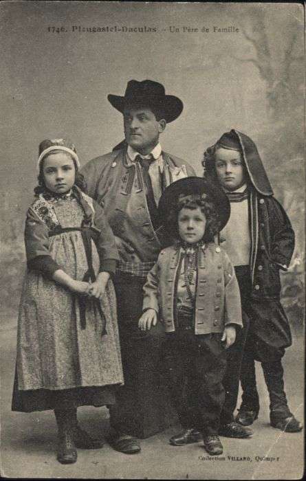 Daoulas Plougastel Famille Tracht