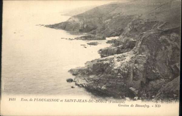 Plougasnou Saint Jean du Doigt Finistere Grottes B