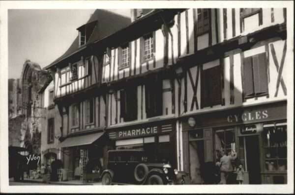 Quimperle Maison Reu Bremond-d_Ars Pharmacie Cycl