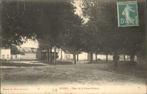 Toury Place Foire St. Denis
