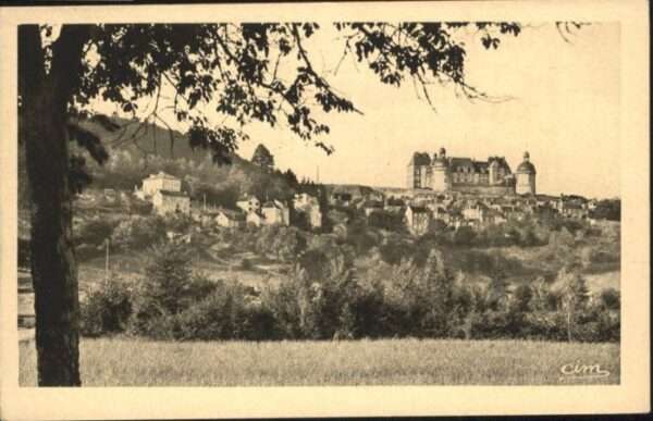 Hautefort Dordogne Chateau