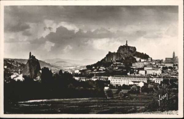 Le Puy-en-Velay Le Puy Rochers Cornielle St. Michel-d_A