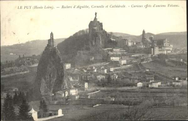 Le Puy-en-Velay Le Puy Rochers d_Aiguithe Corneille Cat