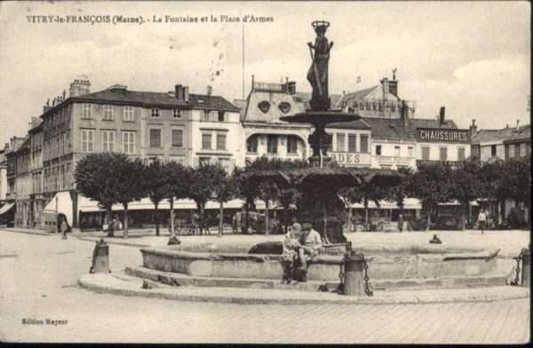 Vitry-le-Francois Marne Fontaine Place Armes