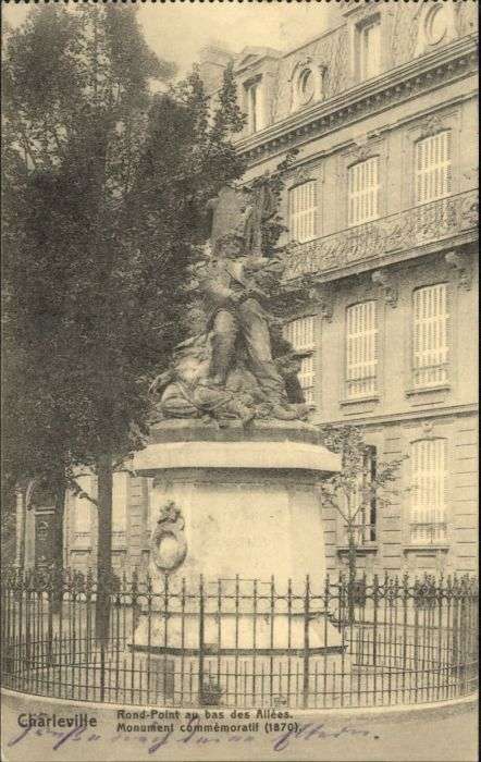 Charleville-Mezieres 08 Charleville Monument Commemoratif Rond-