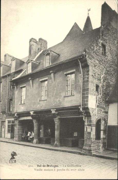 Dol-de-Bretagne Guillotiere Maison Porche