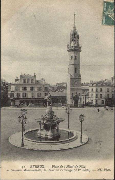 Evreux Place Hotel de Ville Fontaine Monumenta