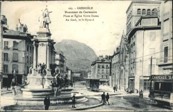 Grenoble Strassenbahn Monument Centenaire Place