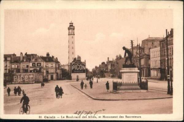 Calais Boulevard Allies Monumetn Sauveteurs