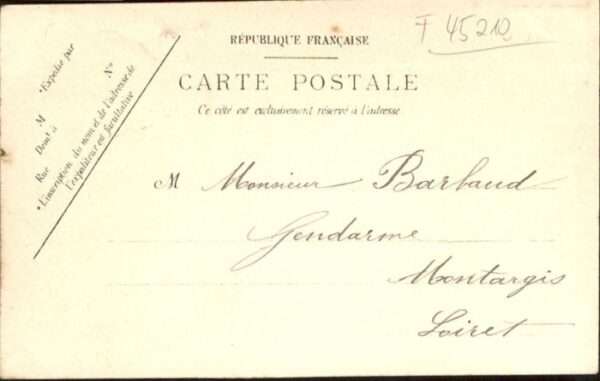 Ferrieres-en-Gatinais Place Martroi – Bild 2
