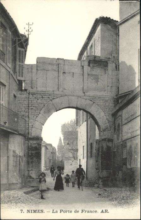 Nimes Porte France