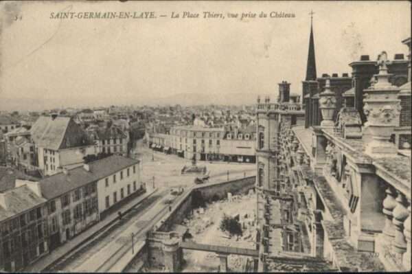 Saint-Germain-en-Laye Place Thiers Chateau