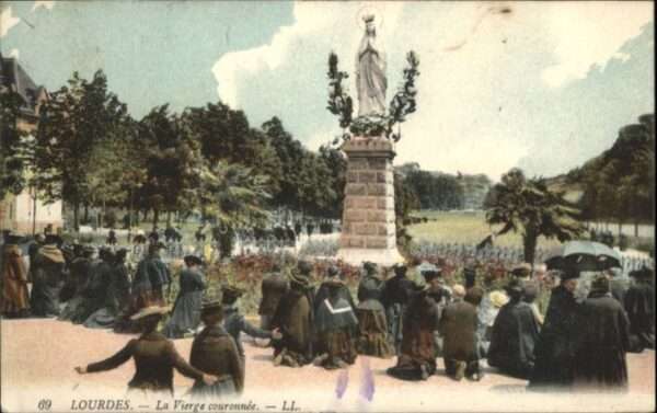 Lourdes Hautes Pyrenees Lourdes Vierge Couronnee