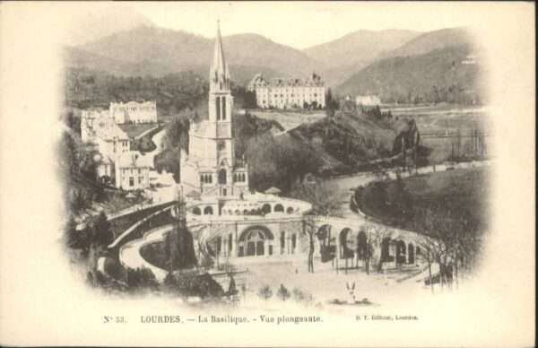 Lourdes Hautes Pyrenees Lourdes Basilique Plongeante