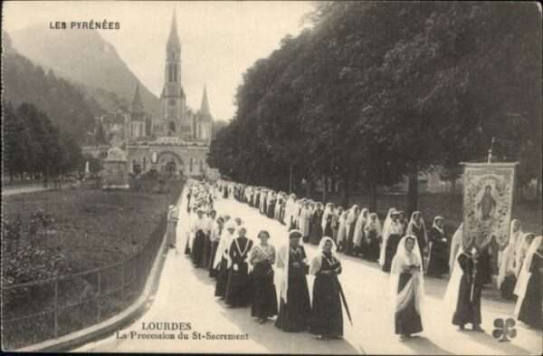 Lourdes Hautes Pyrenees Lourdes Procession St. Sacrement