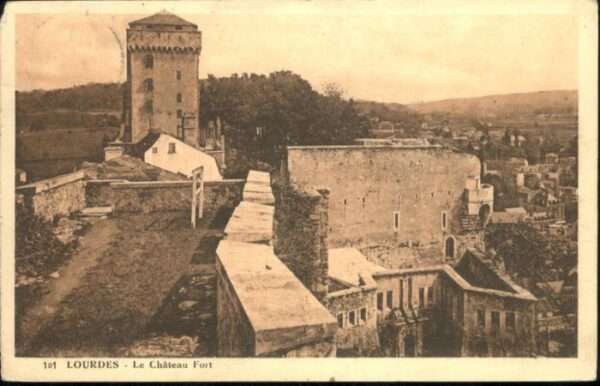 Lourdes Hautes Pyrenees Lourdes Chateau Fort
