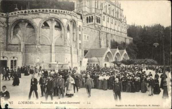Lourdes Hautes Pyrenees Lourdes Procession St. Sacrement