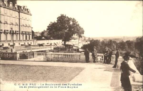 Pau 64 Pau Boulevard Pyrenees Place Royale