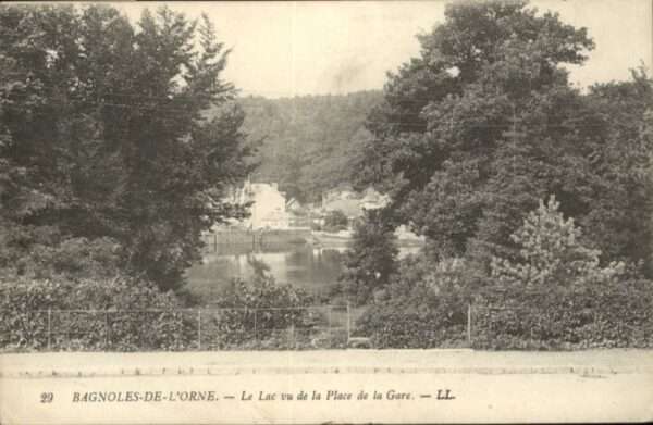 Bagnoles-de-l Orne Lac Place Gare