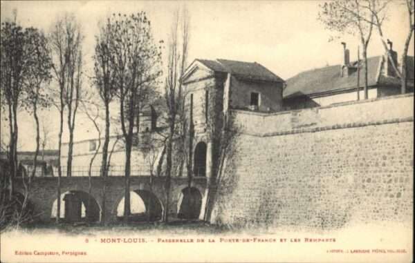 Mont-Louis Montagne Mont-Louis Passerelle Porte France Remp