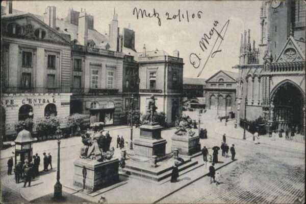 Metz  57 Moselle Metz Place d_Armes avec Monument de Fab