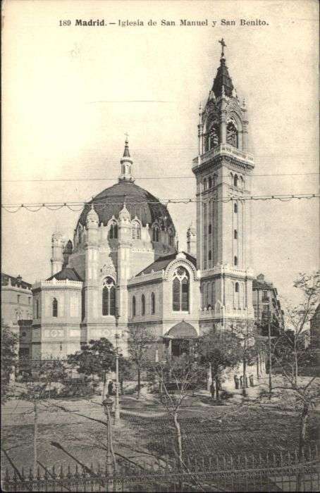 Daganzo de Arriba Madrid Iglesia San Manuel San Benito