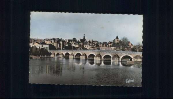 Vierzon Le Pont sur l'Yevre