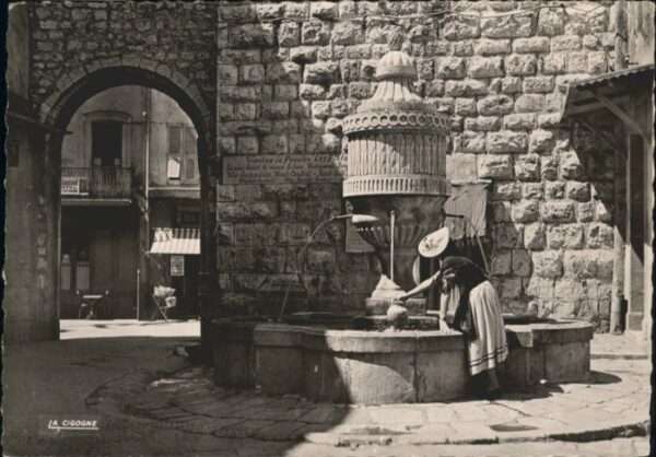 Vence Fontaine Porte Peyra