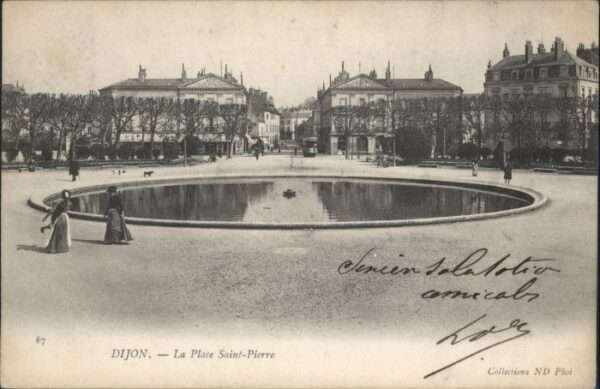 Dijon 21 Dijon La Place Saint Pierre