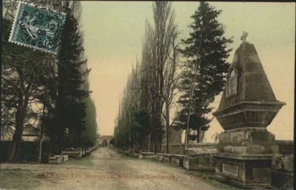 Arles Bouches-du-Rhone Arles Les Alyscamps