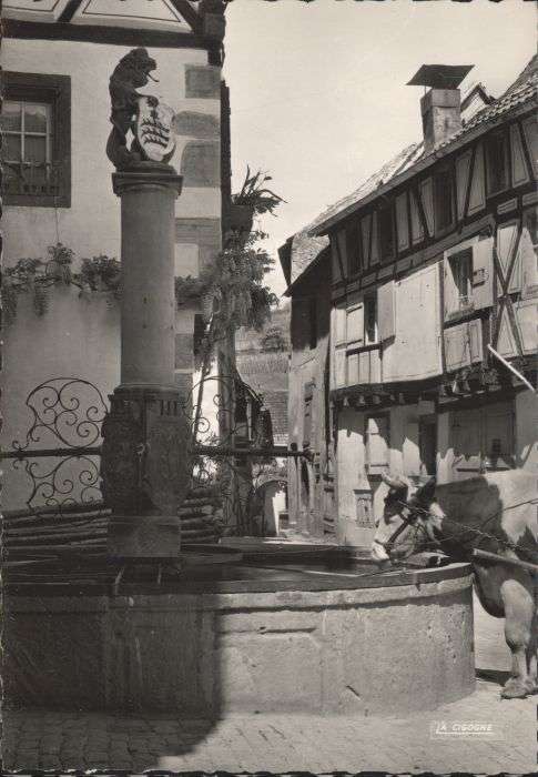 Riquewihr Fontaine de la Sinne