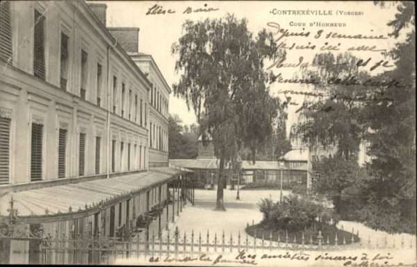 Contrexeville Vosges Cour Honneur