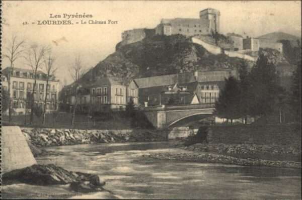 Lourdes Hautes Pyrenees Lourdes Brücke Chateau Fort