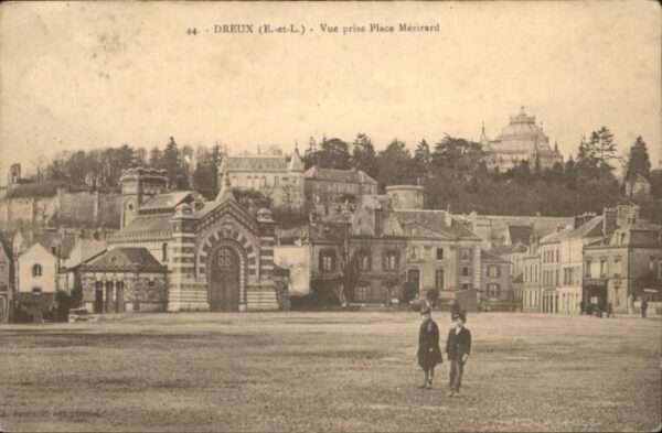 Dreux Place Mezirard