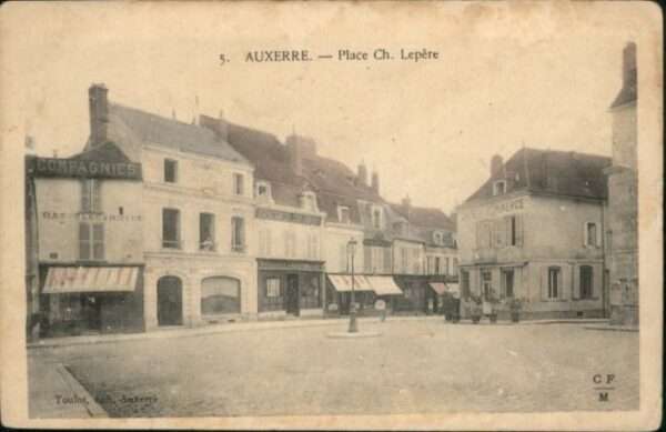 Auxerre Place Ch. Lepere
