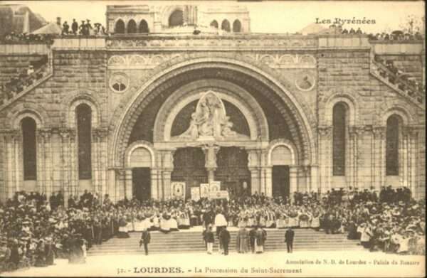 Lourdes Hautes Pyrenees Lourdes Saint Sacrement