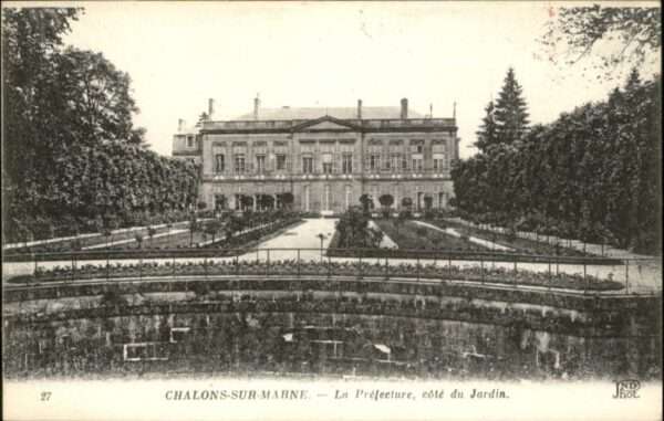 Chalons-en-Champagne Chalons sur Marne Prefecture Jardin