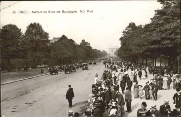 Paris Avenue Bois Boulogne