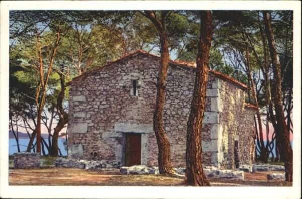 Ile Saint-Honorat Alpes Maritimes Chapelle Trinite