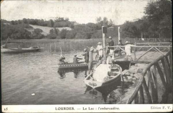 Lourdes Hautes Pyrenees Lourdes Le Lac Boot