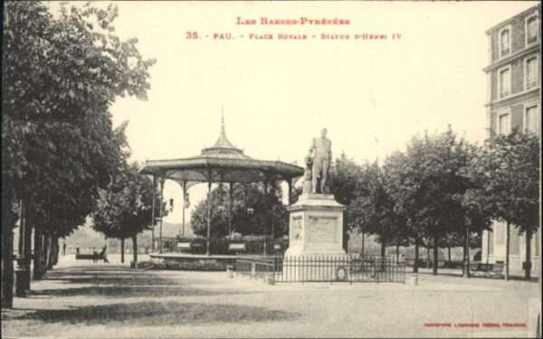 Pau 64 Pau Place Royale Statue D Henri