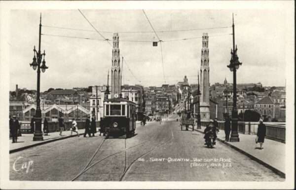 Saint-Quentin 02 Aisne Saint-Quentin Strassenbahn Vue sur Pont