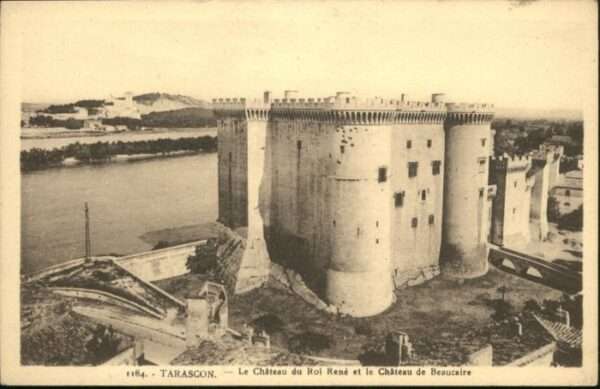 Tarascon Bouches-du-Rhone Tarascon Chateau Roi Rene Chateau Beauc