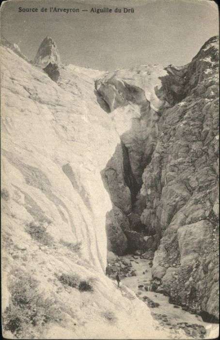 Chamonix Source de l'Arveyron Aiguille du Dru