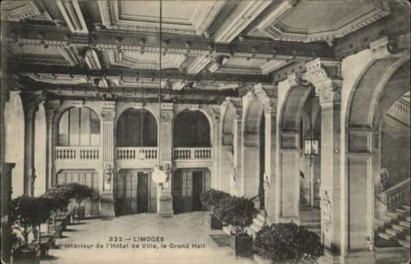 Limoges Interieur de l_Hotel de Ville le Grand