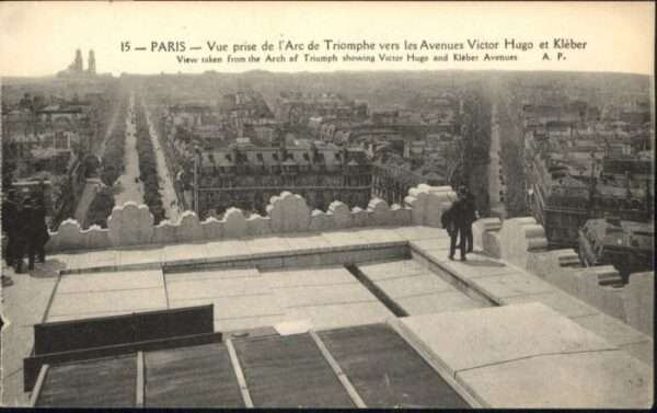 Paris l'Arc de Triomphe les Avenues Victor Hu