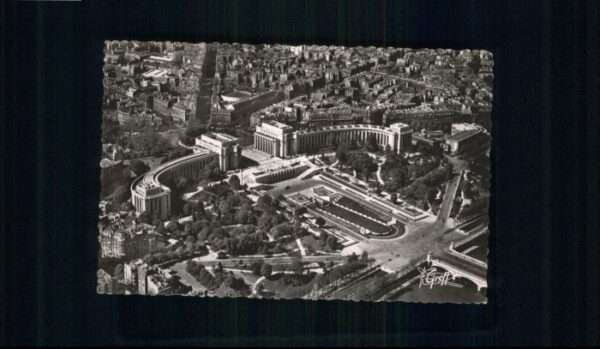 Paris Fliegeraufnahme Le Palais de Chaillot